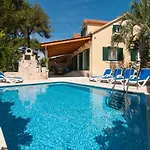 Deluxe Sirena On The With Pool *