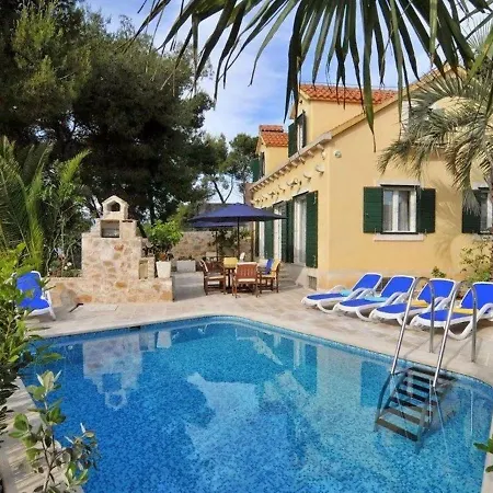 Deluxe Sirena On The With Pool Villa