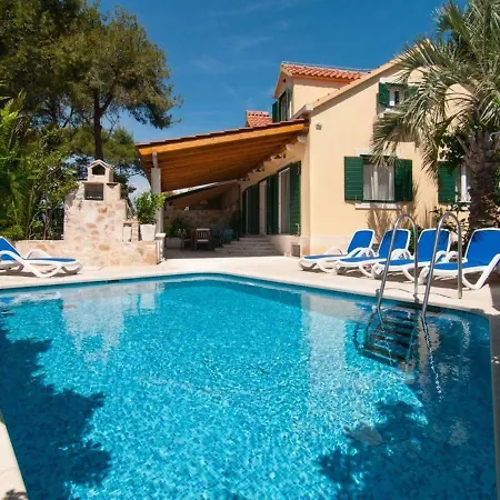 Deluxe Sirena On The With Pool *