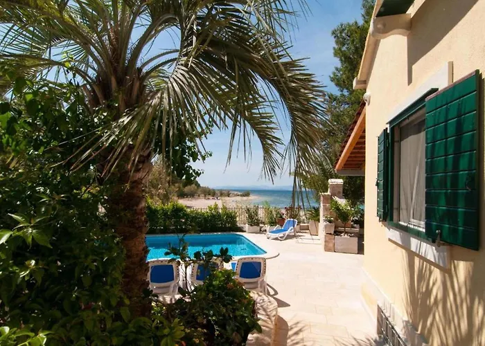 Vila Deluxe Sirena On The With Pool