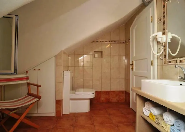 Deluxe Sirena On The With Pool Vila Supetar