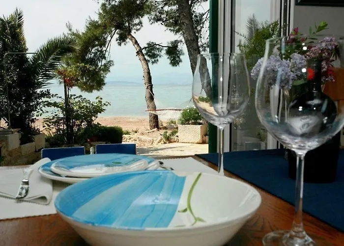 Vila Deluxe Sirena On The With Pool Supetar