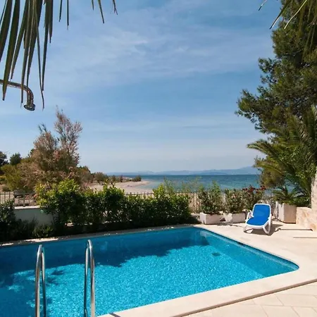 Villa Deluxe Sirena On The With Pool Supetar