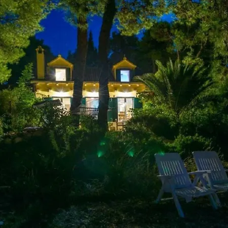 Deluxe Sirena On The With Pool Villa *