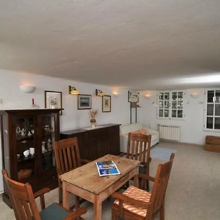 Deluxe Sirena On The With Pool * Supetar