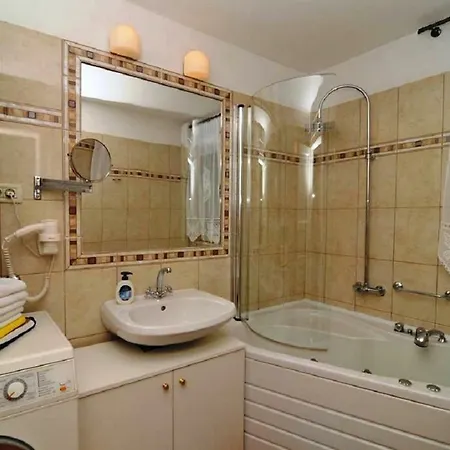 Deluxe Sirena On The With Pool Supetar