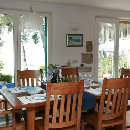 Villa Deluxe Sirena On The With Pool Supetar