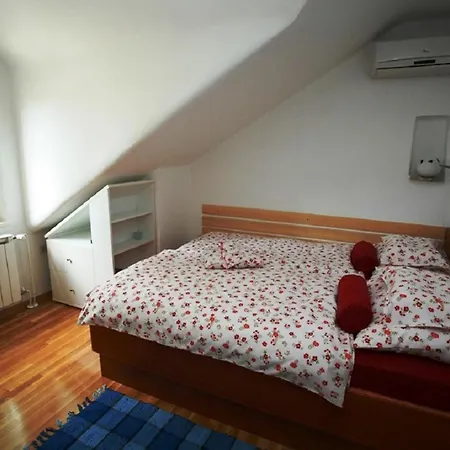 Deluxe Sirena On The With Pool Supetar