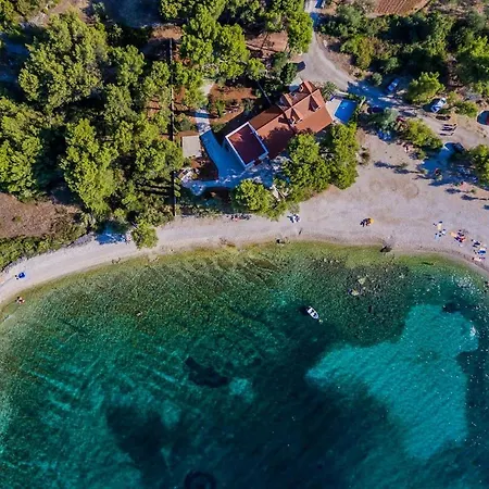 Deluxe Sirena On The With Pool Supetar